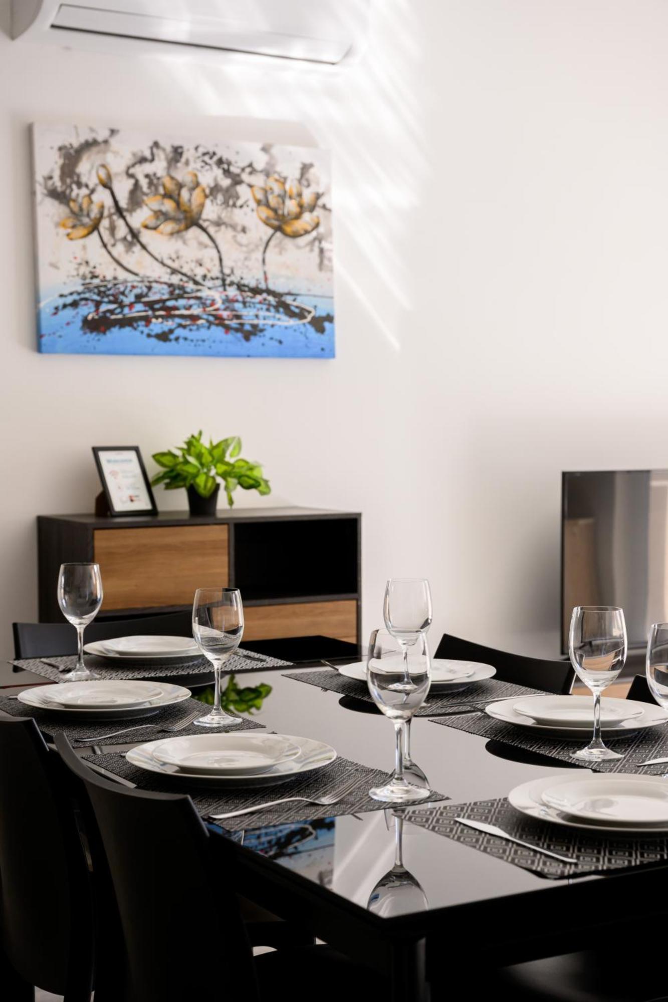 F9 1, Private Double With Private Bathroom In Shared Flat Alloggio in famiglia *