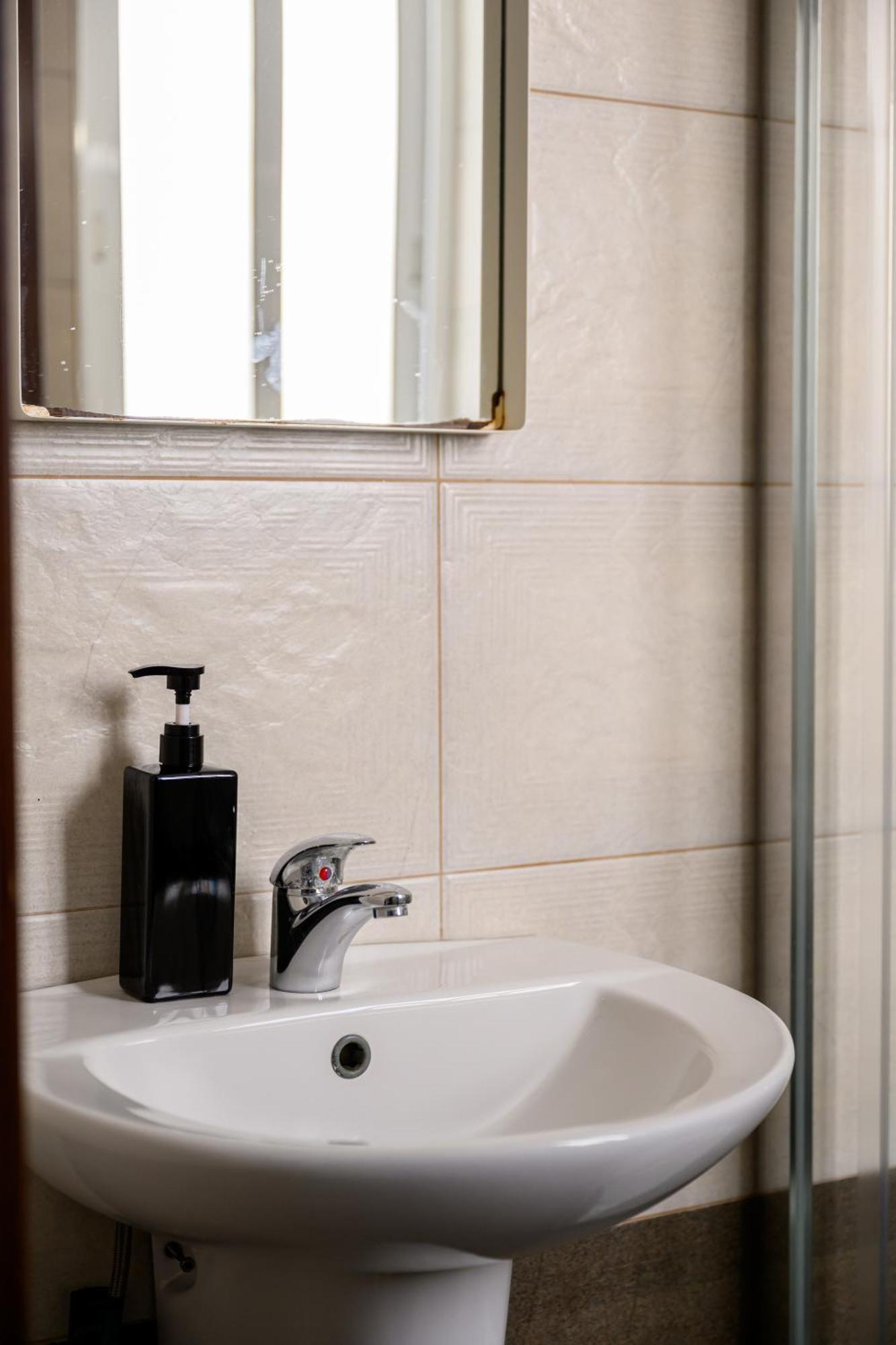 F9 1, Private Double With Private Bathroom In Shared Flat Alloggio in famiglia Msida
