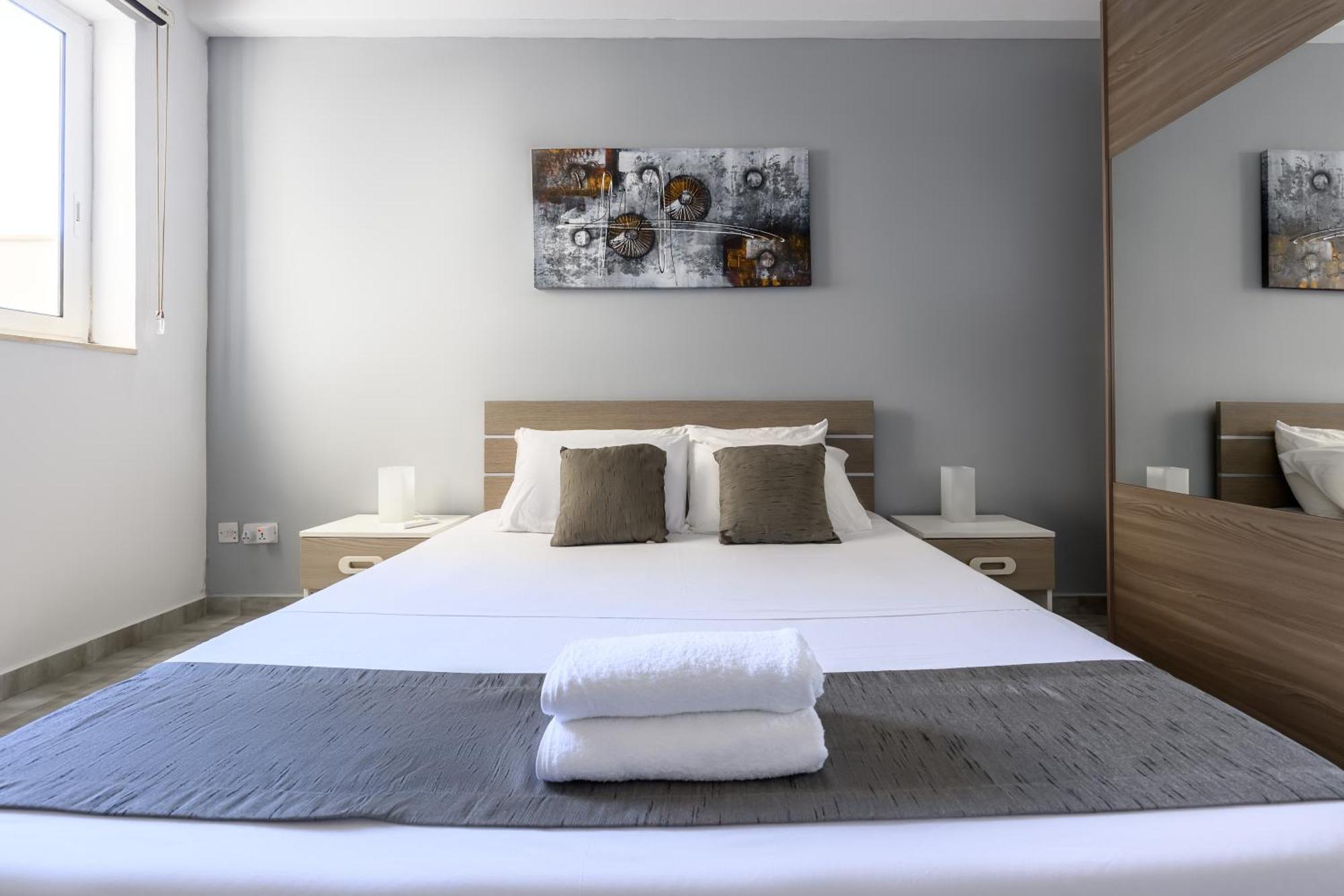 F9 1, Private Double With Private Bathroom In Shared Flat Alloggio in famiglia *